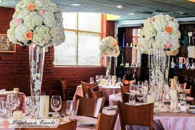 Table set-up with centerpiece