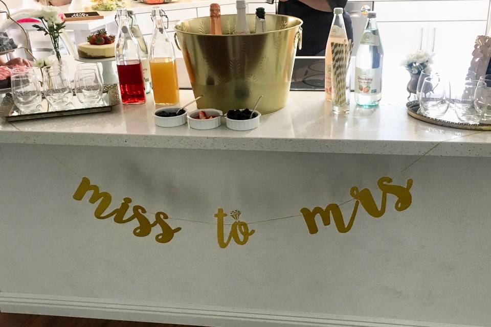 Bridal shower bubbly bar