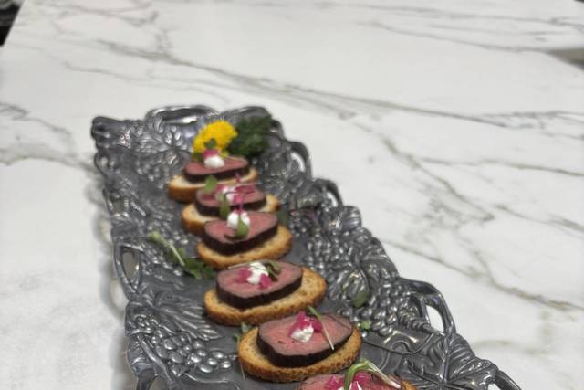 Filet Crostini w/Horseradish