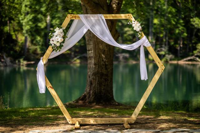 Molly's Lakeside by Wedgewood Weddings