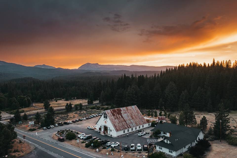 The Graeagle Corner Barn