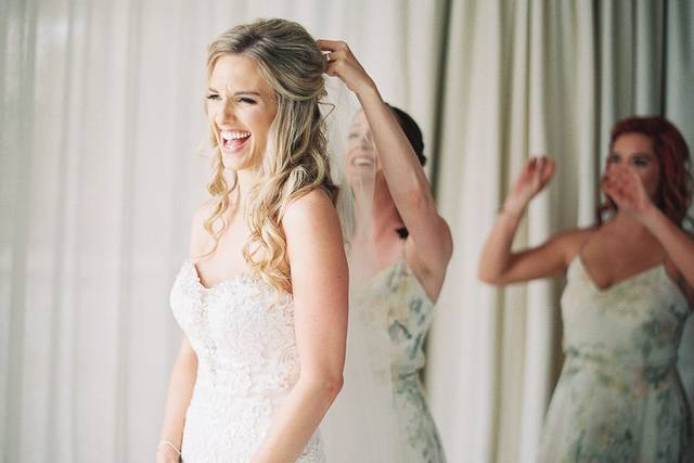 Maui Bride getting ready moment at Montage Kapalua