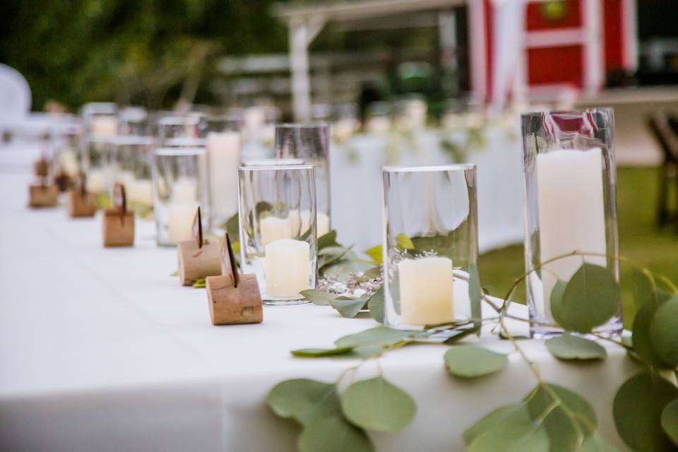 Rustic table decor