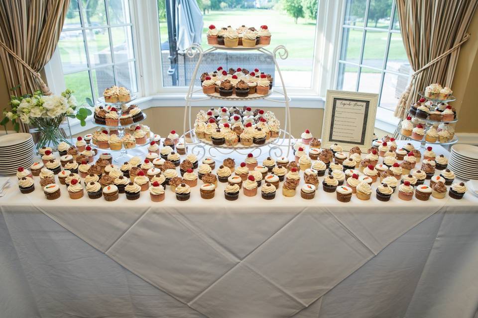 Cupcake table