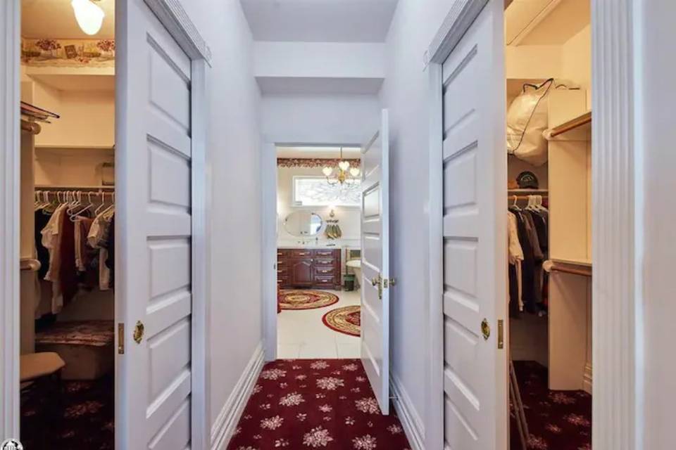 Huge walkin Closet for both