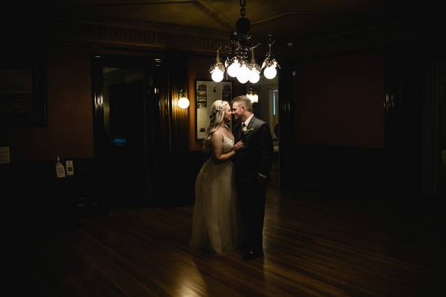 Wedding at Moss Mansion