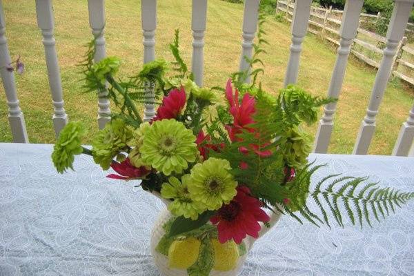 Lime zinnia with Karma dahlias