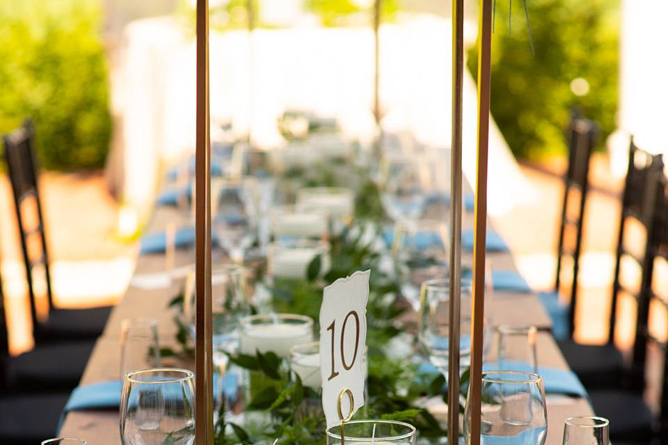 Elegant table arrangement