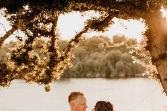 Lake Photo Bride & Groom