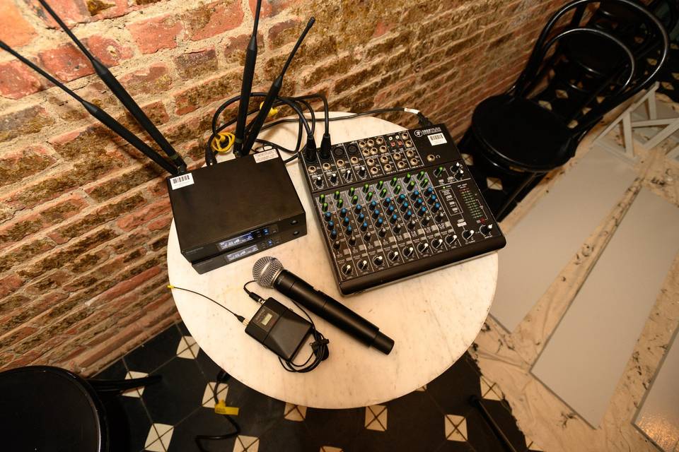 Wireless Mic and Mixer Package