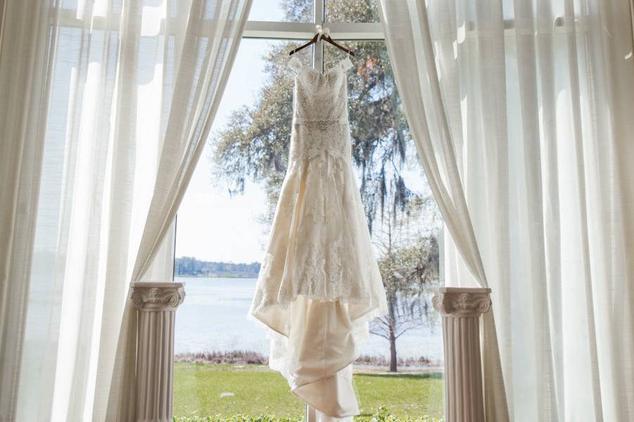 Wedding dress | Sierra Ford Photography