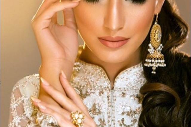 Bold wedding makeup