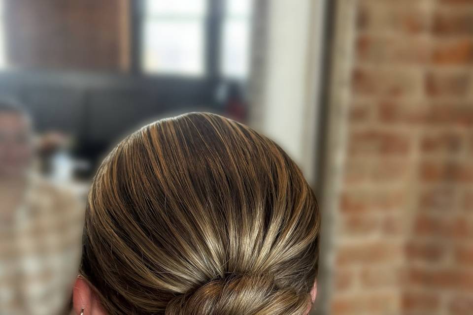 Loved this sleek, elegant bun