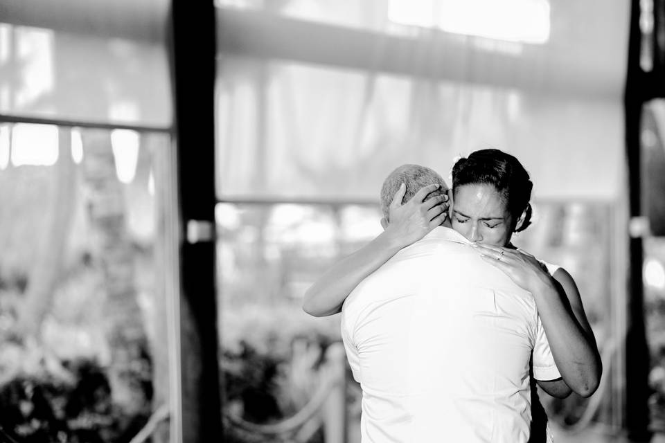 Father and daughter dance