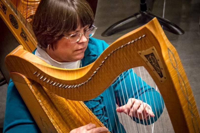 Deette bunn, celtic harpist