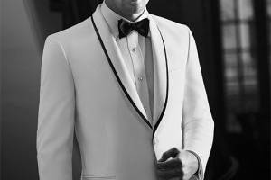 Check this eye-candy. This is the White 'Waverly' slim fit tuxedo jacket. It's one-button, single-breasted and comes in a modern slim-fit. Paired up with black pants this tuxedo pops!