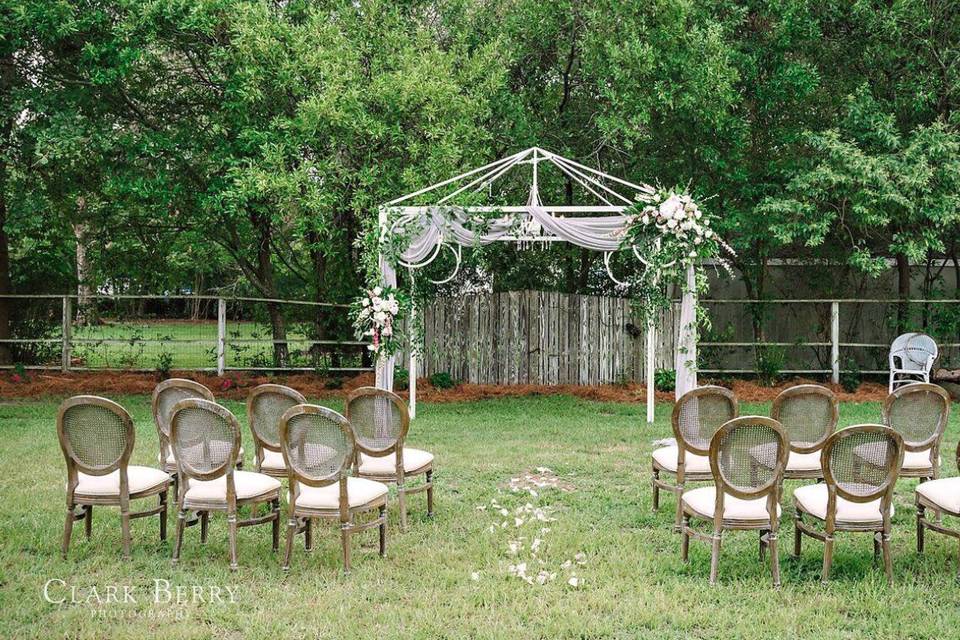 Movable pergola for ceremony