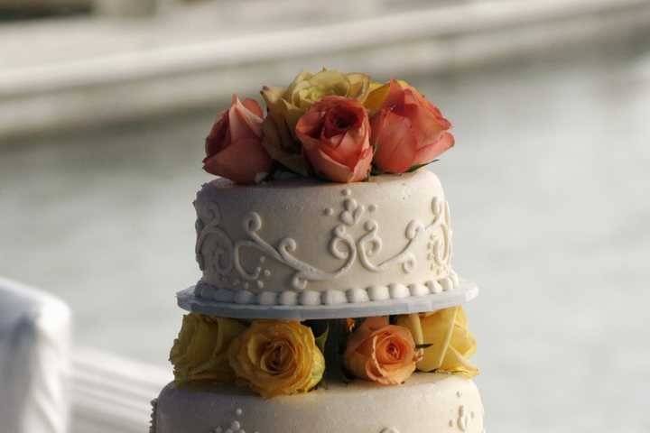 3 layered wedding cake