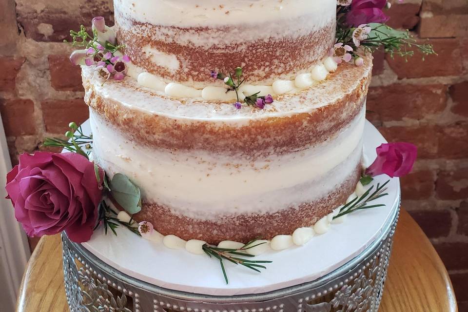 Naked cakes with fresh floral