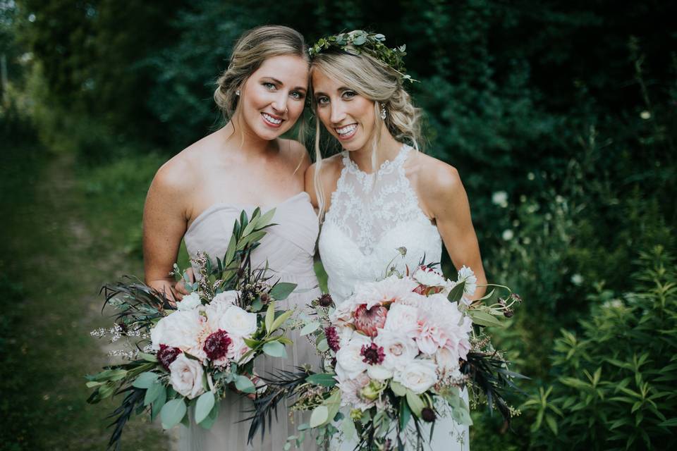 Matching bouquets