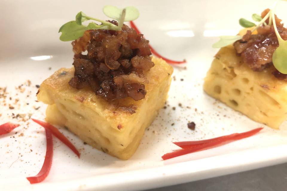 MacNCheese Bites w/ Bacon Jam