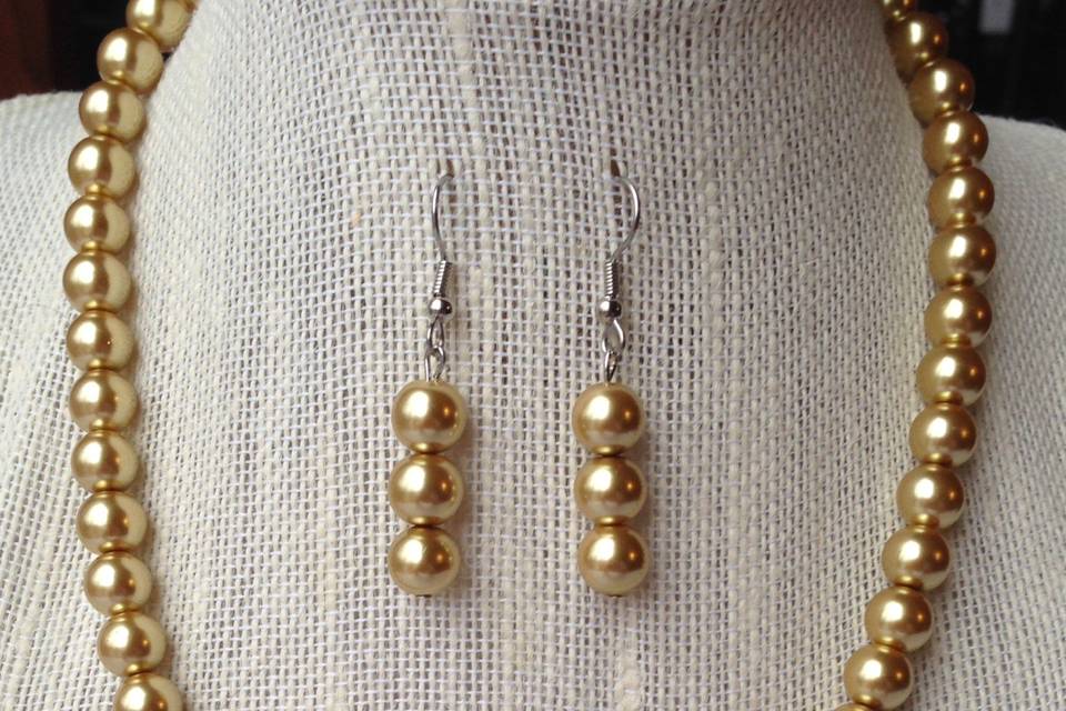Gold Pearl Necklace & Earring Set