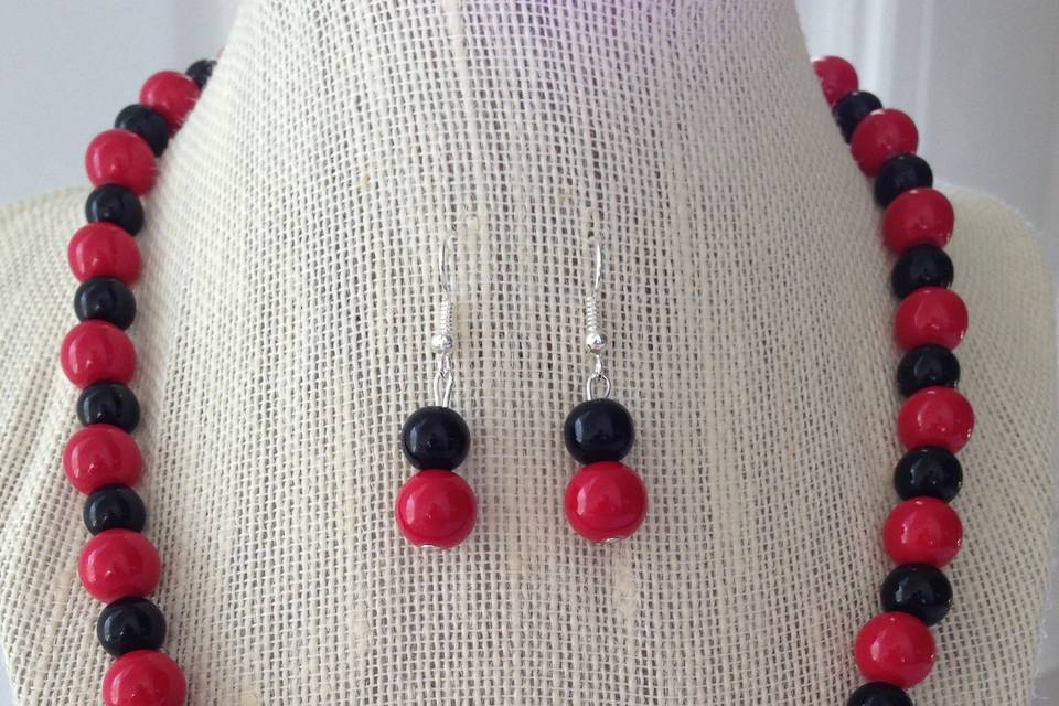 Red and Black Pearl Necklace Set