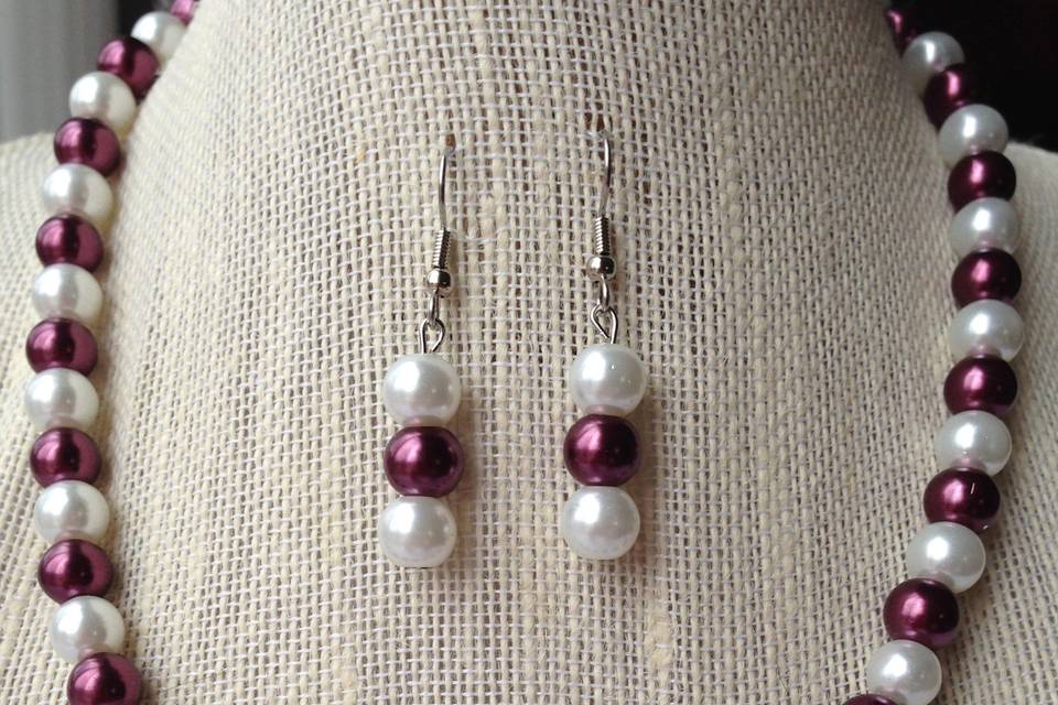 Burgundy and White Pearl Necklace Set