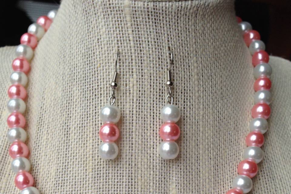 Pink and White Pearl Necklace Set