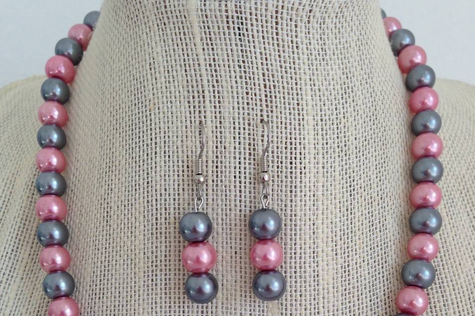 Pink and Gray Pearl Necklace Set