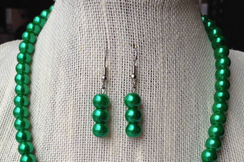 Green Pearl Necklace & Earring Set