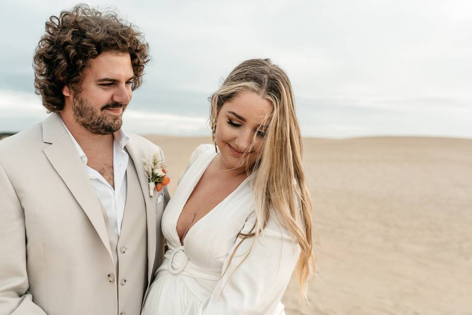 Sand dunes traveling elopement