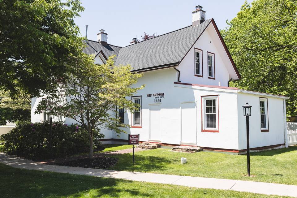 Normandy Farm Hotel