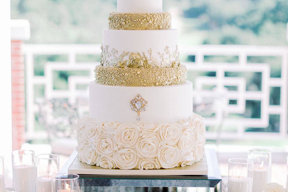 WHITE & GOLD WEDDING CAKE