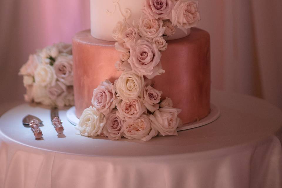 WEDDING CAKE