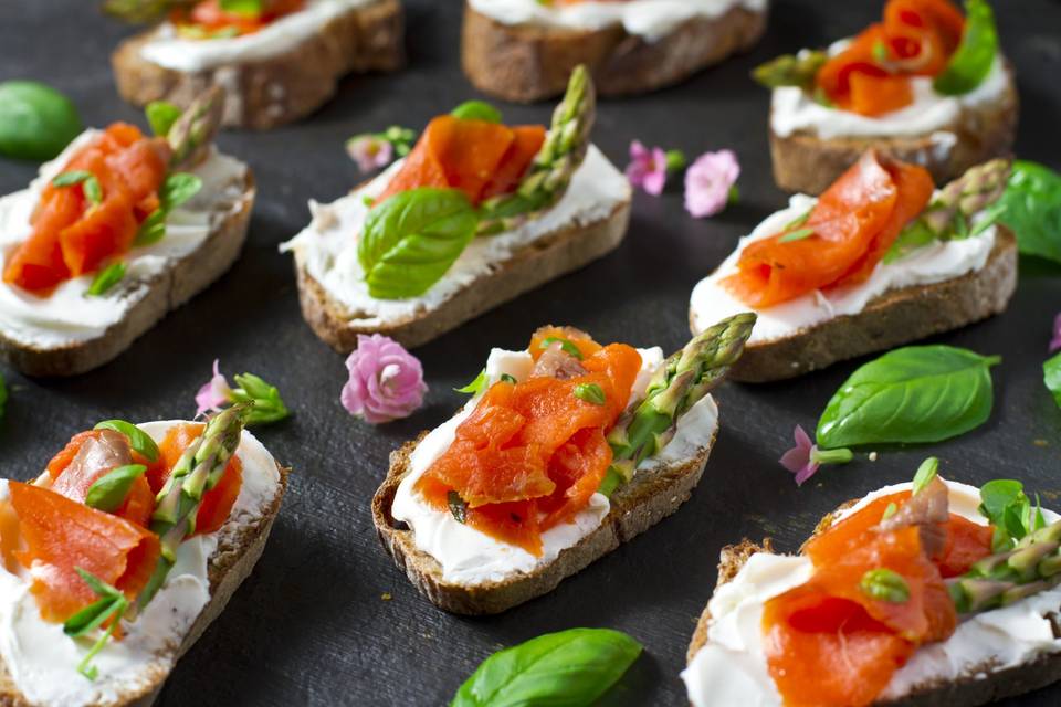 Smoked salmon bruschetta