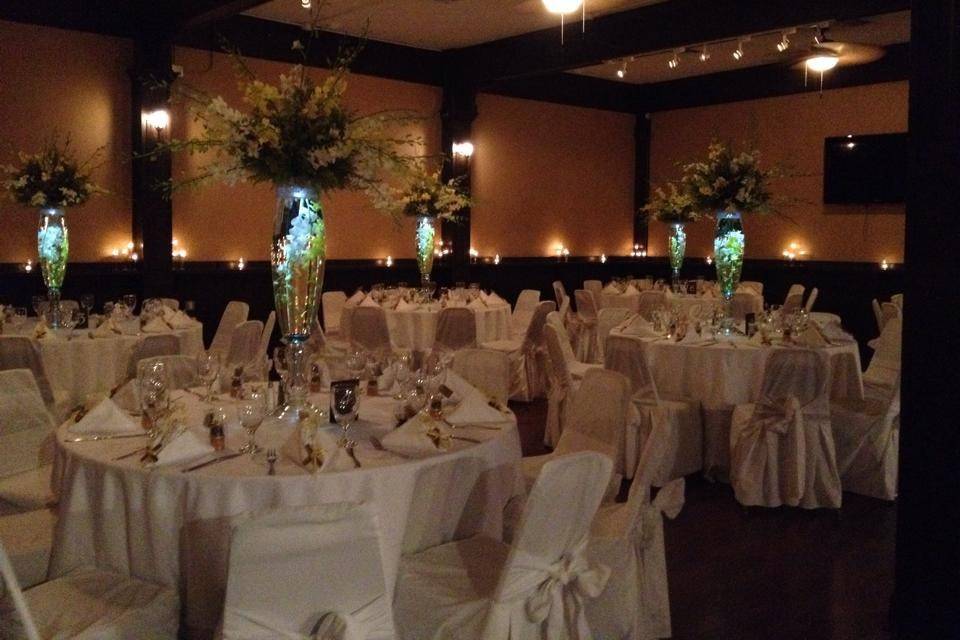 Illuminated floral centerpieces