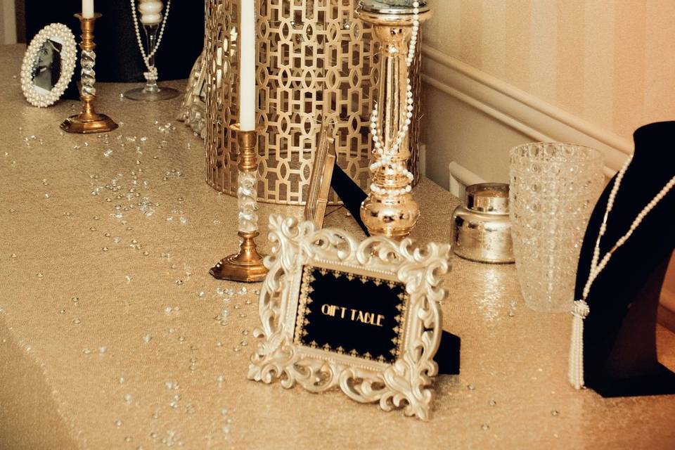 Great Gatsby Wedding Décor