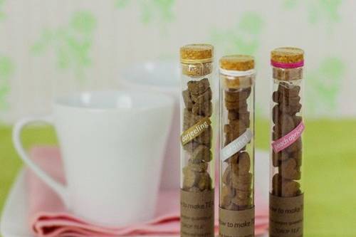 Heart Shaped Drop Tea in Glass Tubes