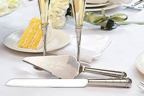 Personalized Champagne Flutes and Cake Server Set