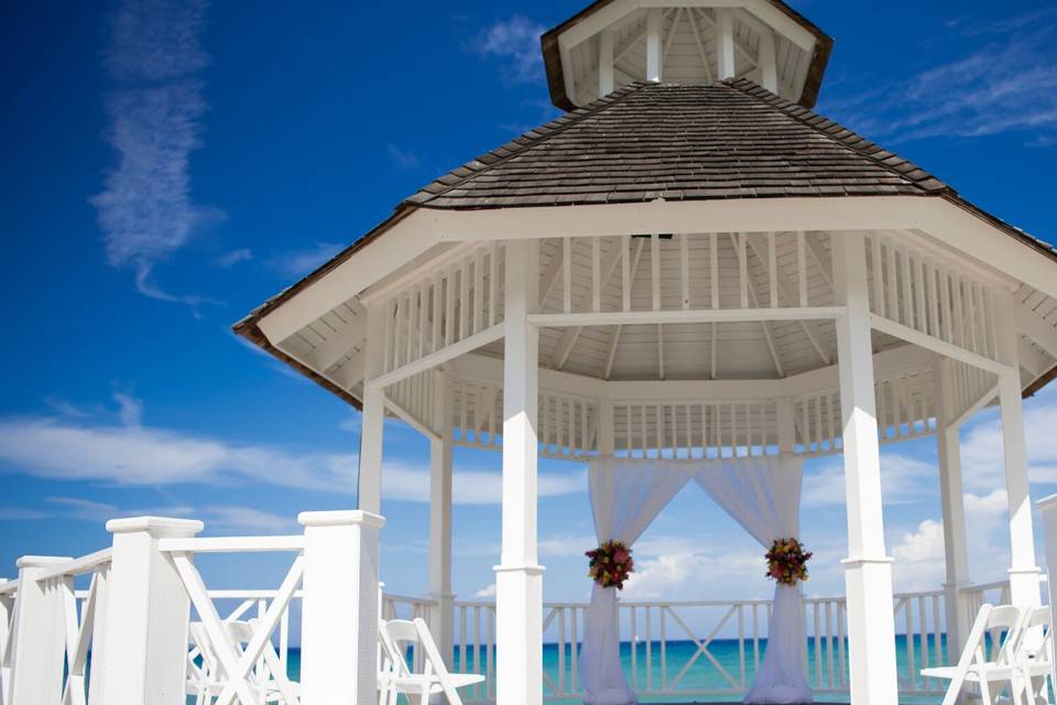 Beach gazebo 2