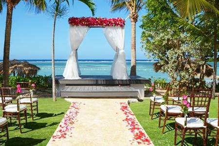 Picturesque ceremony location