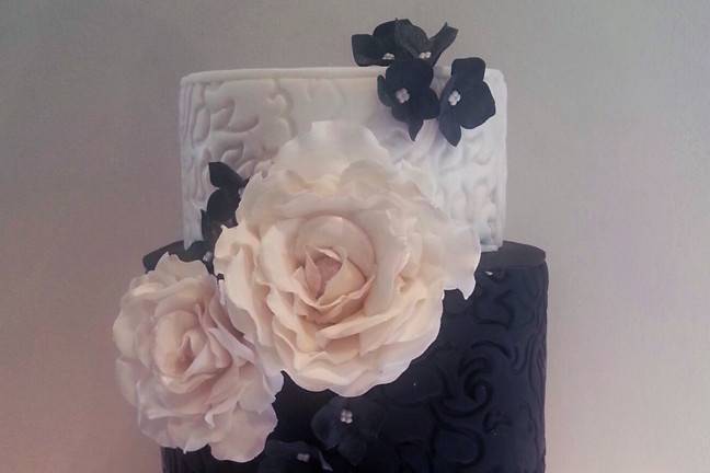 3-tier cake with black tier