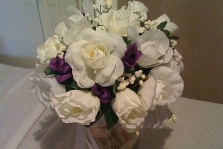 White bridal bouquet