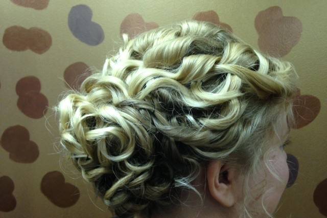 Elizabeth Dugan Hairstylist and Makeup Artist