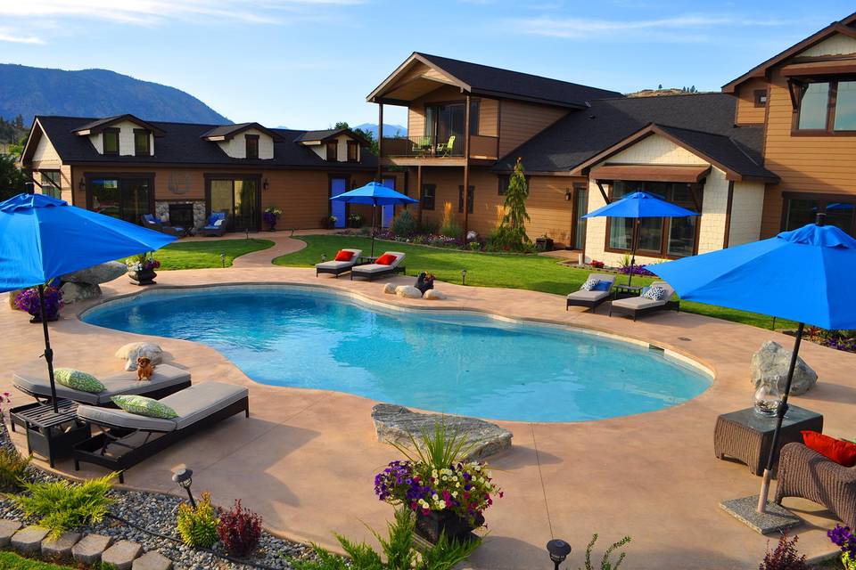 Relaxing pool area