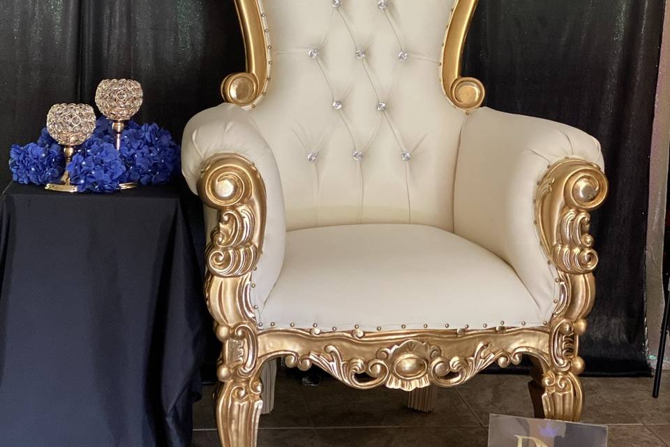 White throne chair king queen set rentals Shreveport LA  Where to rent  white throne chair king queen set in Bossier City Louisiana, Shreveport,  Minden LA, Red Chute LA, Marshall TX, Blanchard