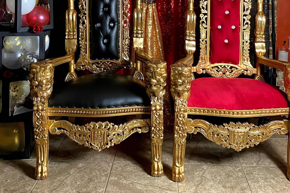 Red and black thrones