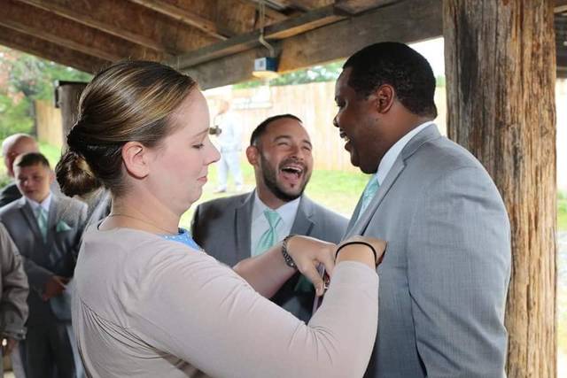 Keeping groomsmen in line