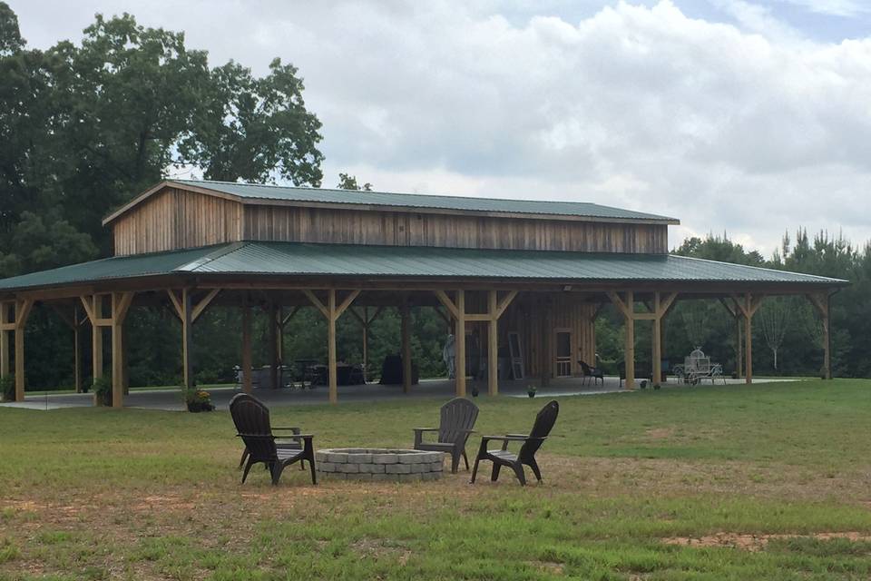 Relax by the firepit and enjoy the beauty of the outdoor countryside as you celebrate your wedding/reception. We have chairs surrounding the firepit and 4 brown wicker benches that allow you to sit back and sigh at nature's beauty.